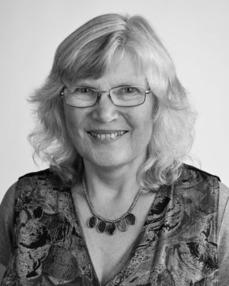 Elisabeth Skinner MBE FSLCC, Academic Leader