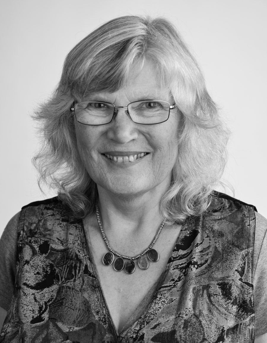 Elisabeth Skinner MBE FSLCC, Academic Leader