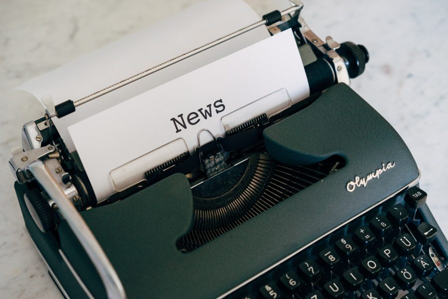 Typewriter with the word 'News' at the top of the sheet of paper